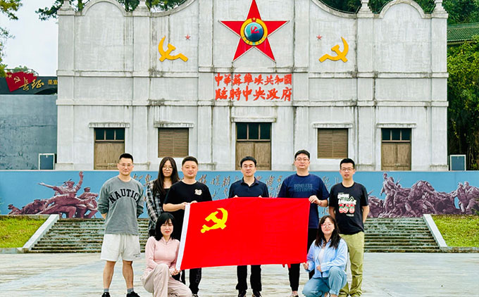 三法（江北新区）所党支部赴大金山国防园开展主题教育活动